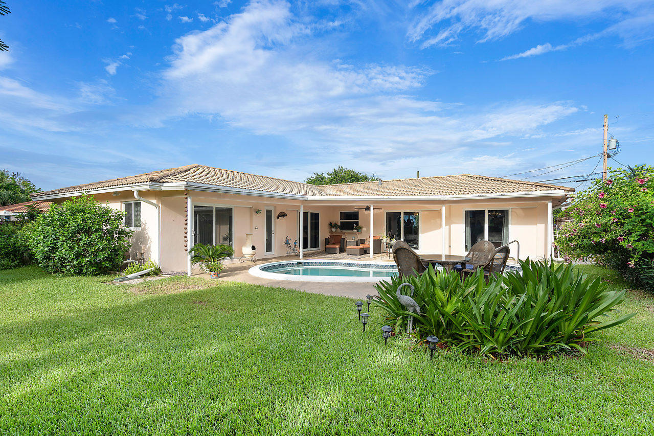 1045 Northwest 6th Avenue Boca Raton, FL 33432 - Photo 27 of 39 Huge Backyard