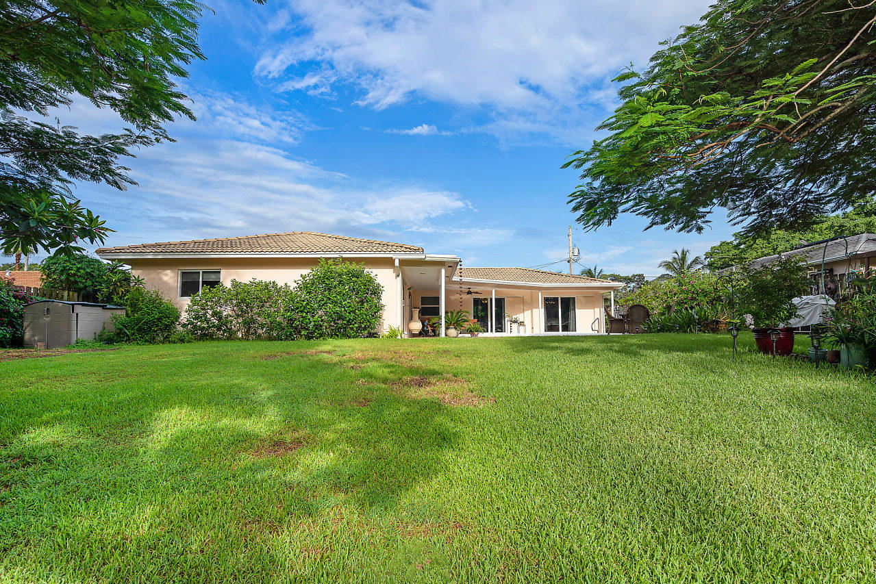 1045 Northwest 6th Avenue Boca Raton, FL 33432 - Photo 29 of 39 S;oping down to the water