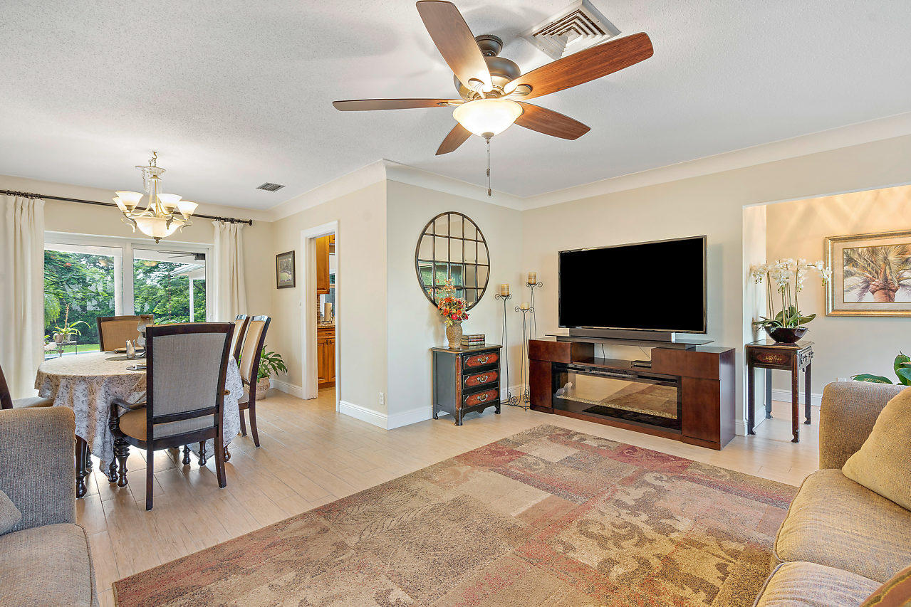 1045 Northwest 6th Avenue Boca Raton, FL 33432 - Photo 6 of 39 Living Room