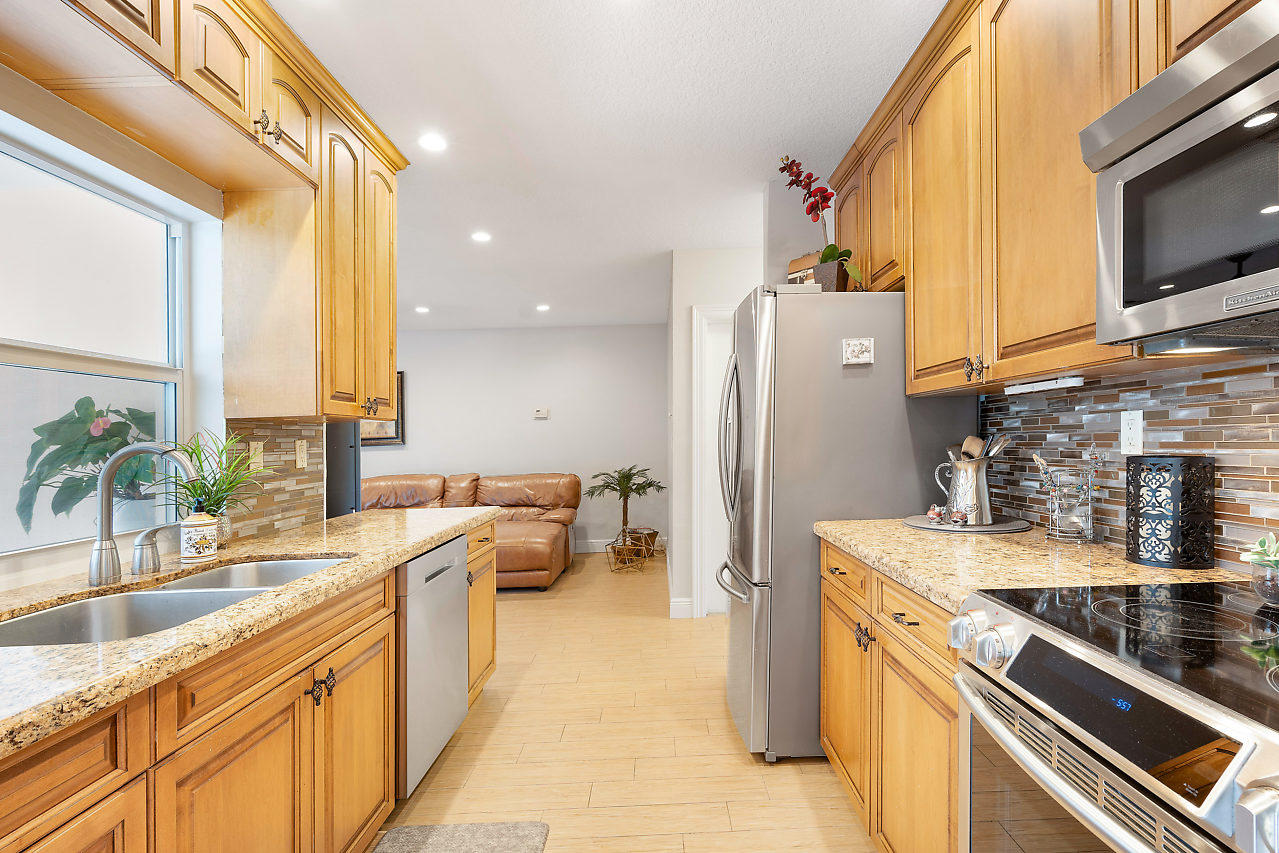 1045 Northwest 6th Avenue Boca Raton, FL 33432 - Photo 9 of 39 Kitchen