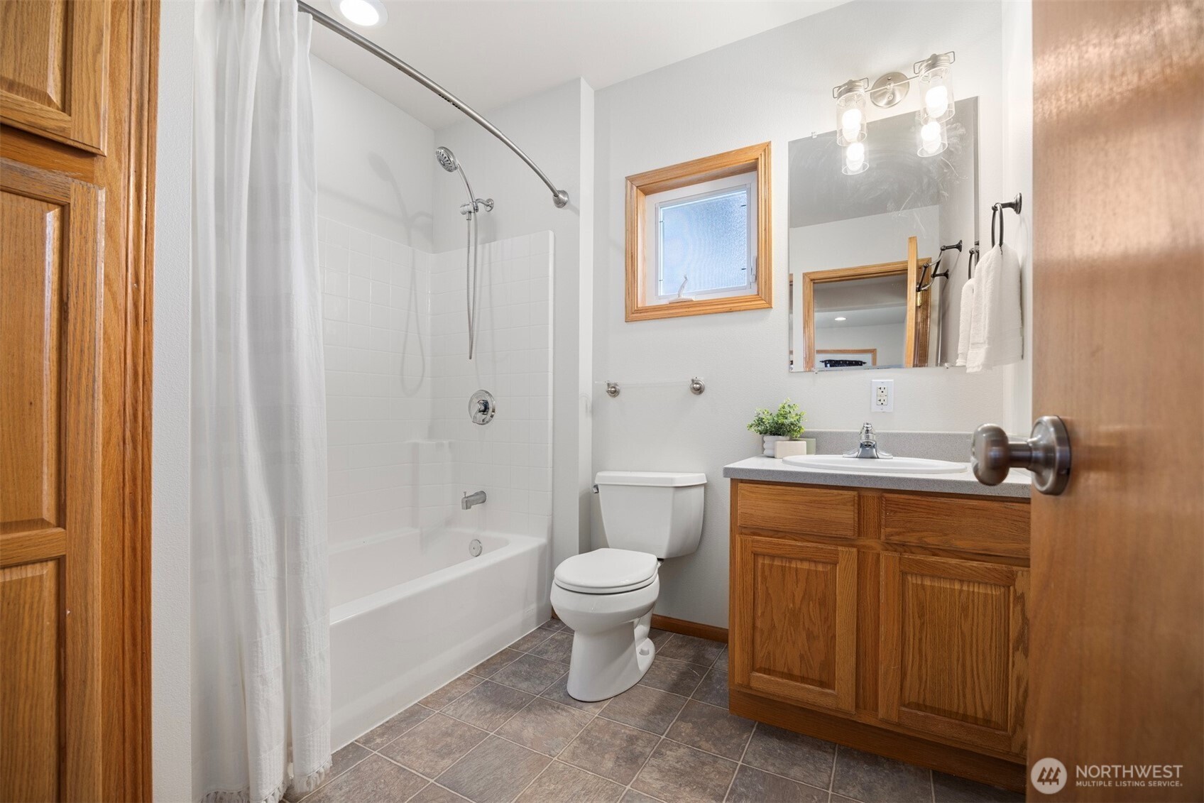 17219 Calhoun Road Mount Vernon, WA 98273 - Photo 13 of 40