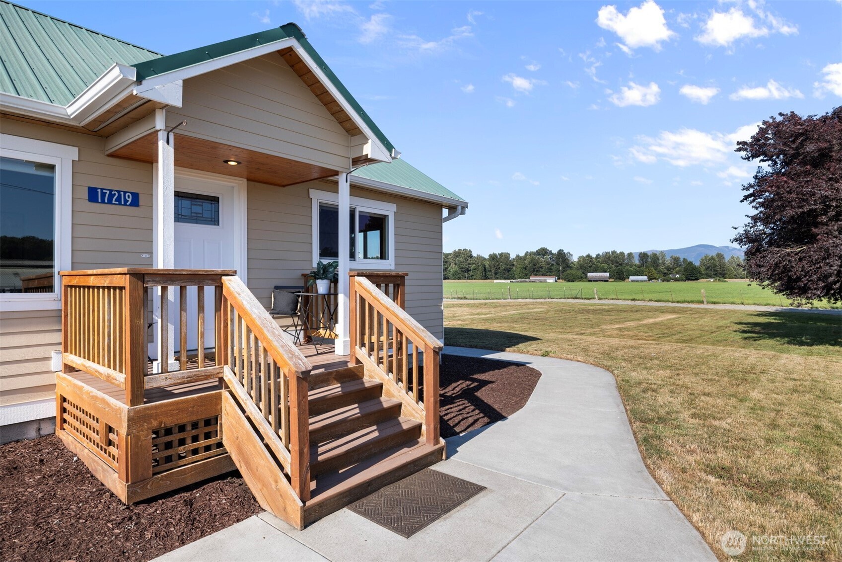 17219 Calhoun Road Mount Vernon, WA 98273 - Photo 2 of 40