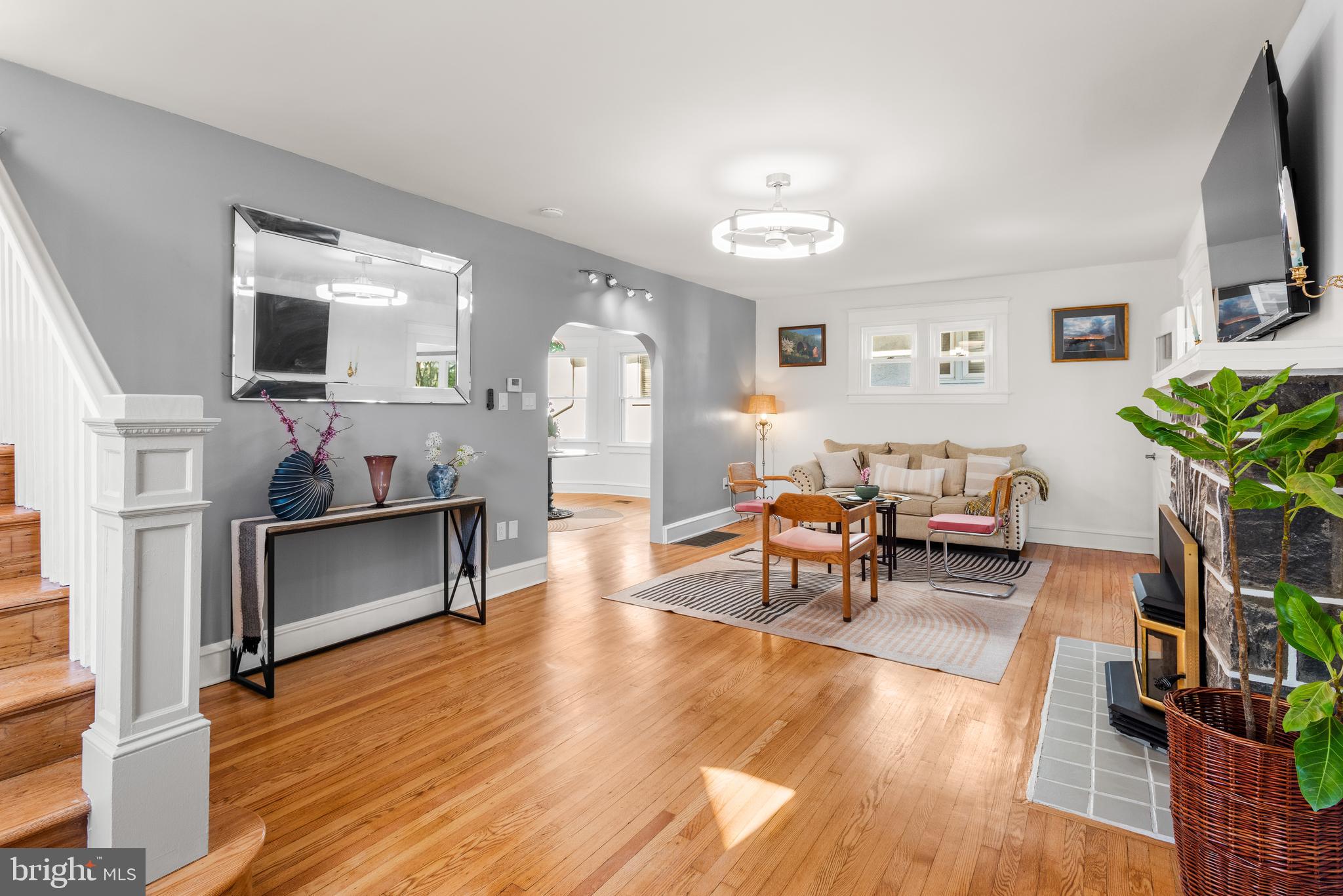 606 Valley Road Havertown, PA 19083 - Photo 6 of 46 living room