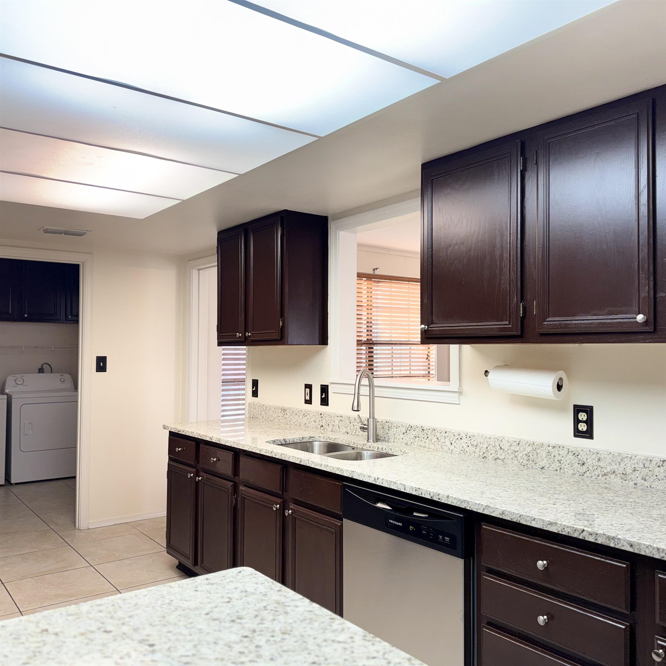 522 West Amanda Avenue Foley, AL 36535 - Photo 15 of 42 Kitchen
