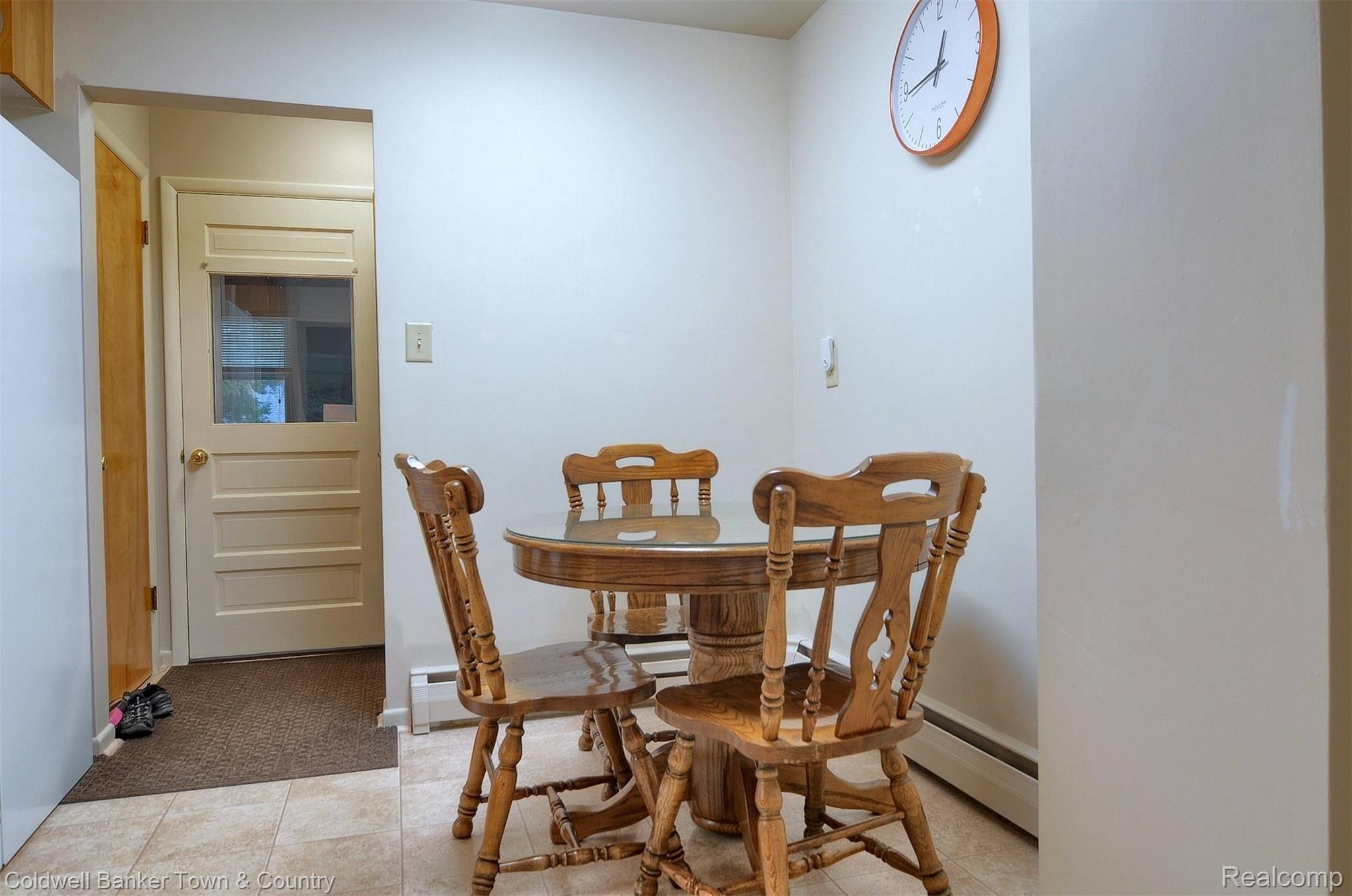 10875 Hensell Road Holly, MI 48442 - Photo 15 of 44 26 Breakfast-Nook.jpg
