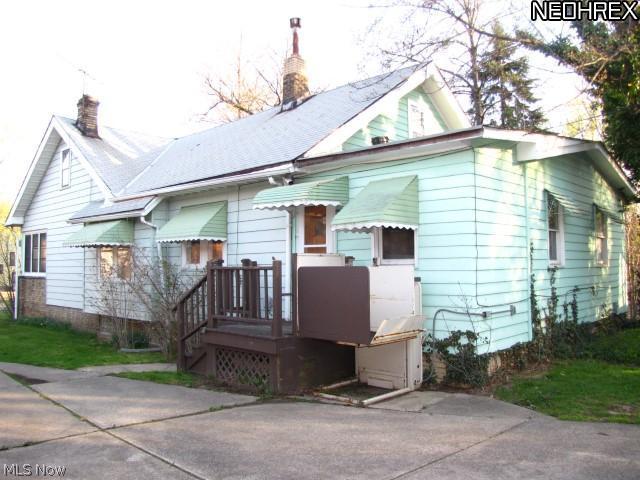 983 Oxford Road Cleveland Heights, OH 44121 - Photo 22 of 23 Side View