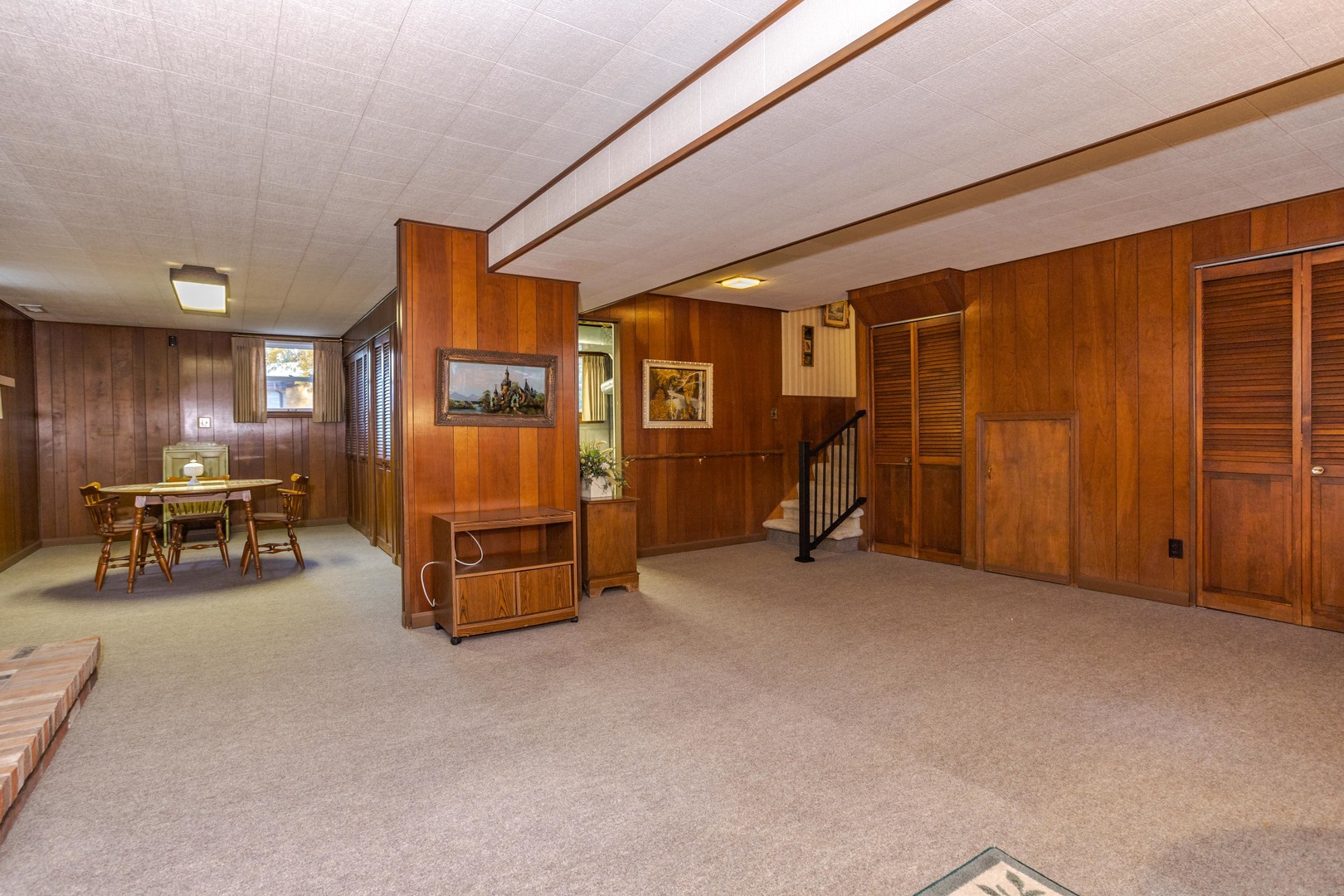 11 Manor Drive Pontiac, IL 61764 - Photo 31 of 45 a view of game room with windows