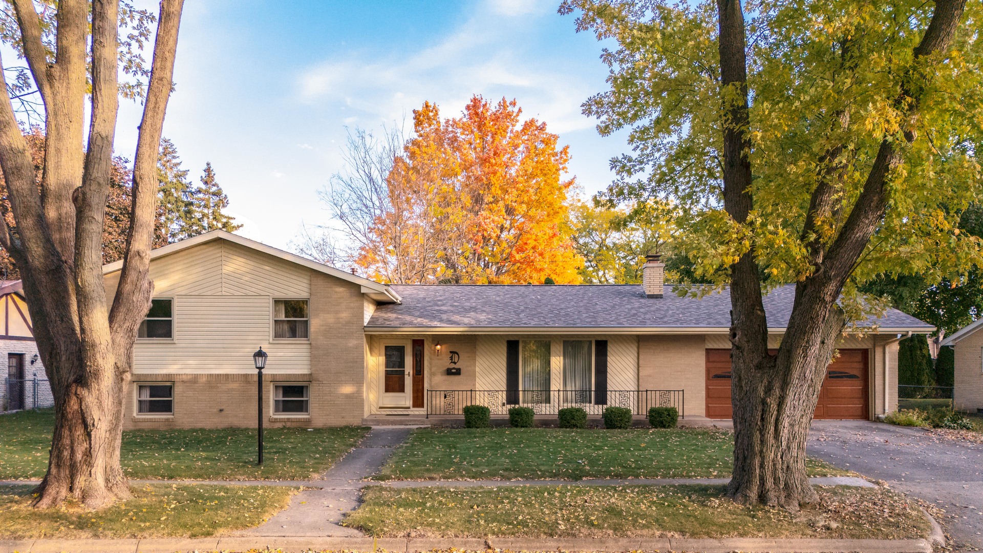 11 Manor Drive Pontiac, IL 61764 - Photo 43 of 45 a front view of a house with a garden