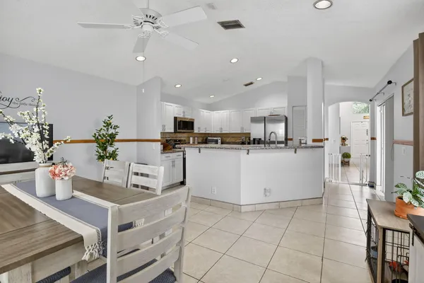 $4,400 | 495 Carrington Lane, Weston, FL 33326
