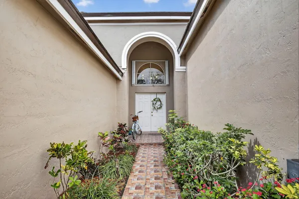 $4,400 | 495 Carrington Lane, Weston, FL 33326