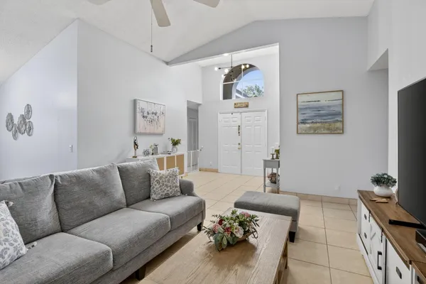 $4,400 | 495 Carrington Lane, Weston, FL 33326