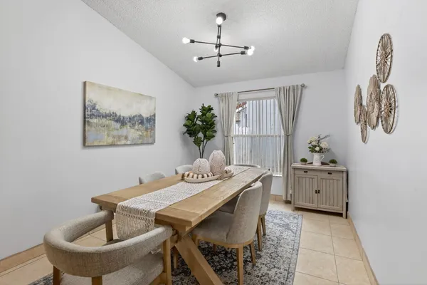 $4,400 | 495 Carrington Lane, Weston, FL 33326