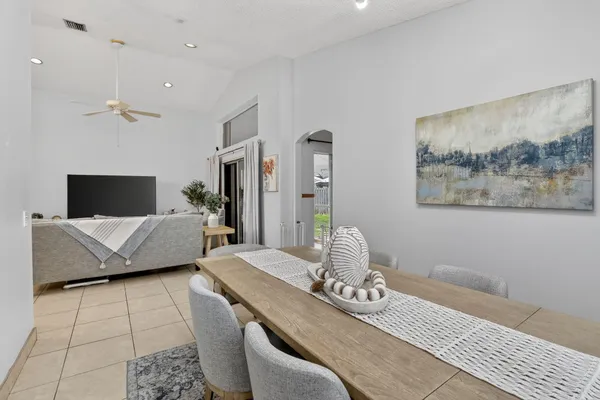 $4,400 | 495 Carrington Lane, Weston, FL 33326