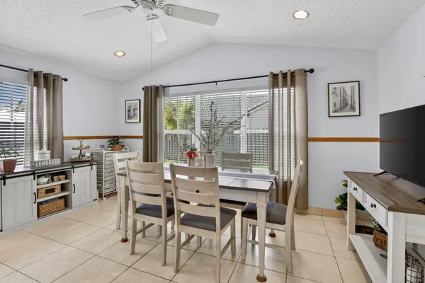 $4,400 | 495 Carrington Lane, Weston, FL 33326