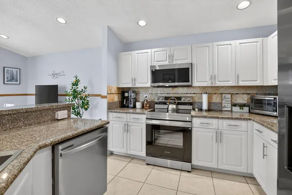$4,400 | 495 Carrington Lane, Weston, FL 33326