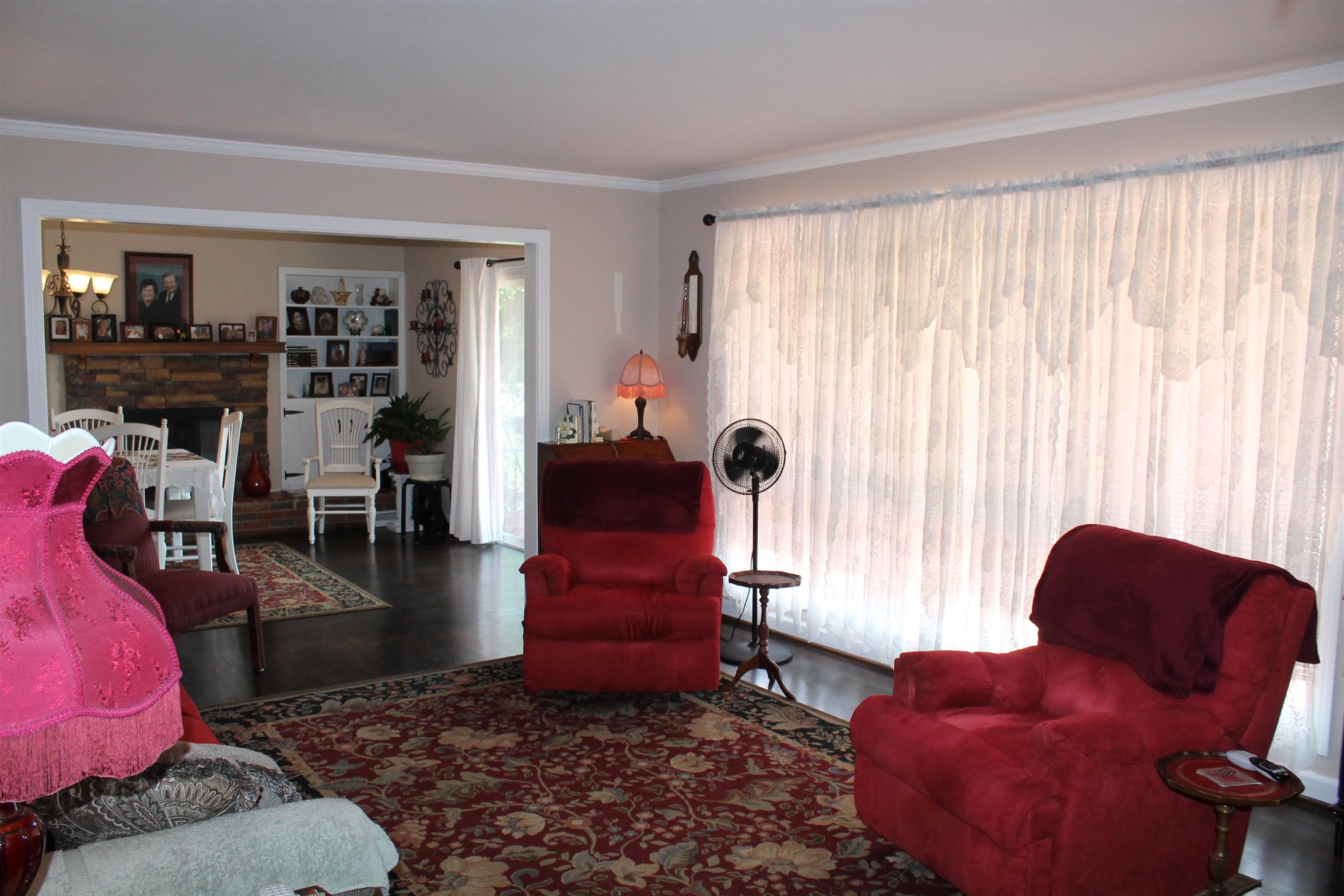 107 Lakeview Drive Dickson, TN 37055 - Photo 15 of 30 a living room with furniture and a window