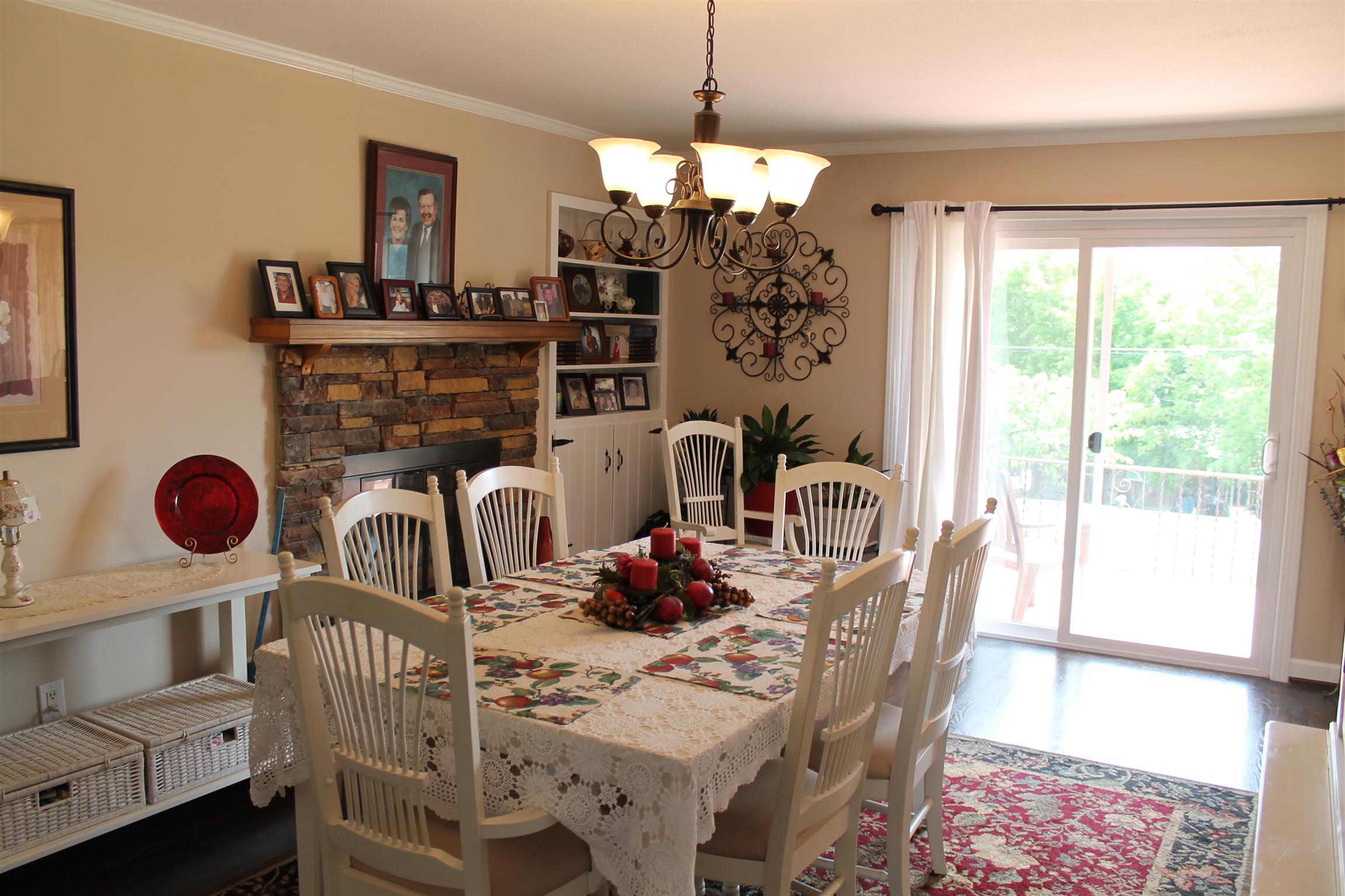 107 Lakeview Drive Dickson, TN 37055 - Photo 16 of 30 a dining room with furniture and window