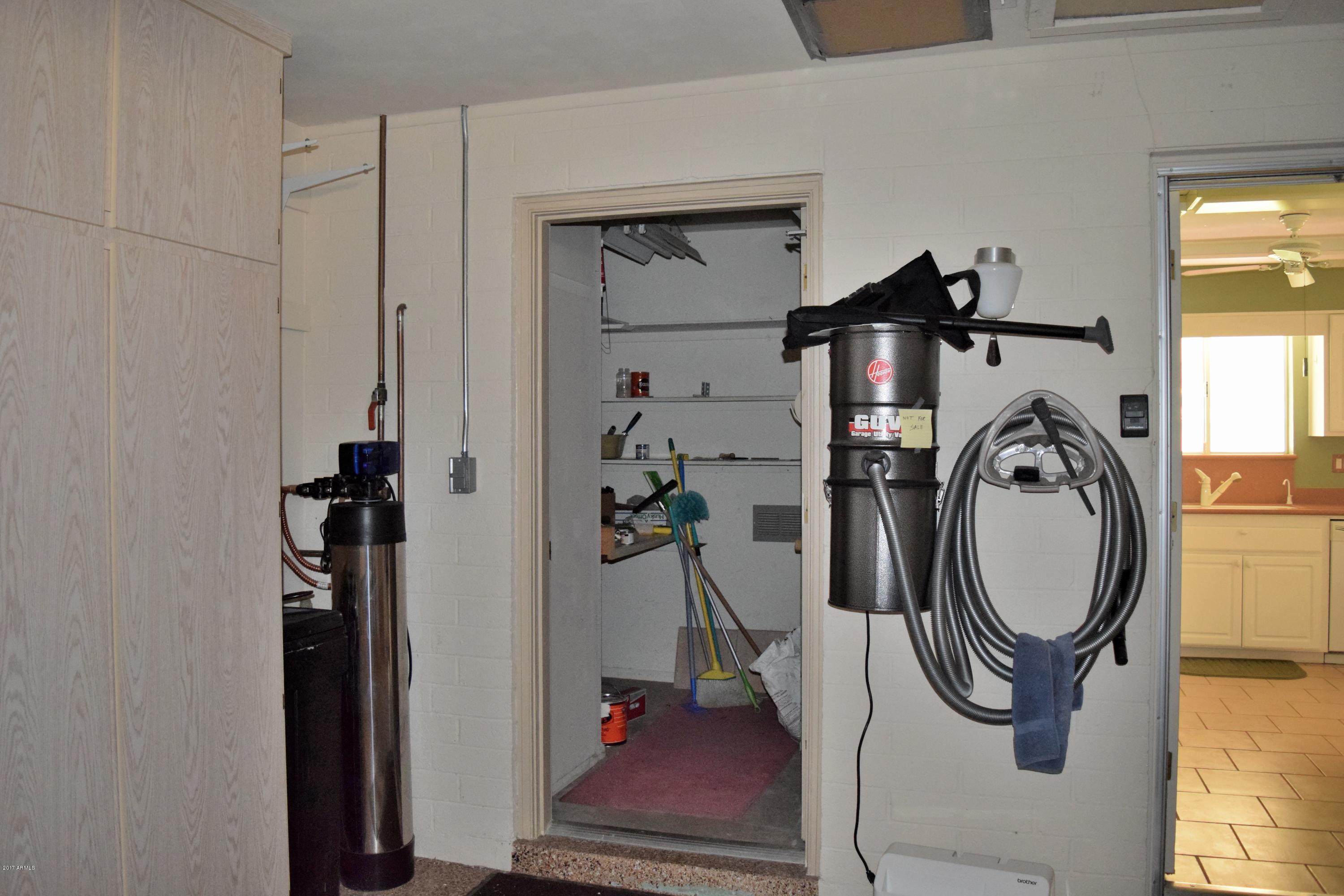 10721 West Hatcher Road Sun City, AZ 85351 - Photo 26 of 52 Garage