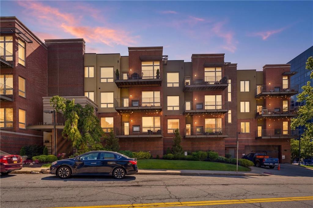 4521 Wornall Road, Unit 211 Kansas City, MO 64111 - Photo 3 of 41