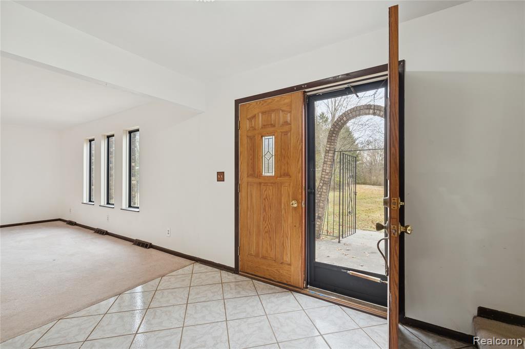 6570 Perryville Road Holly, MI 48442 - Photo 10 of 50 Gallery Image 10