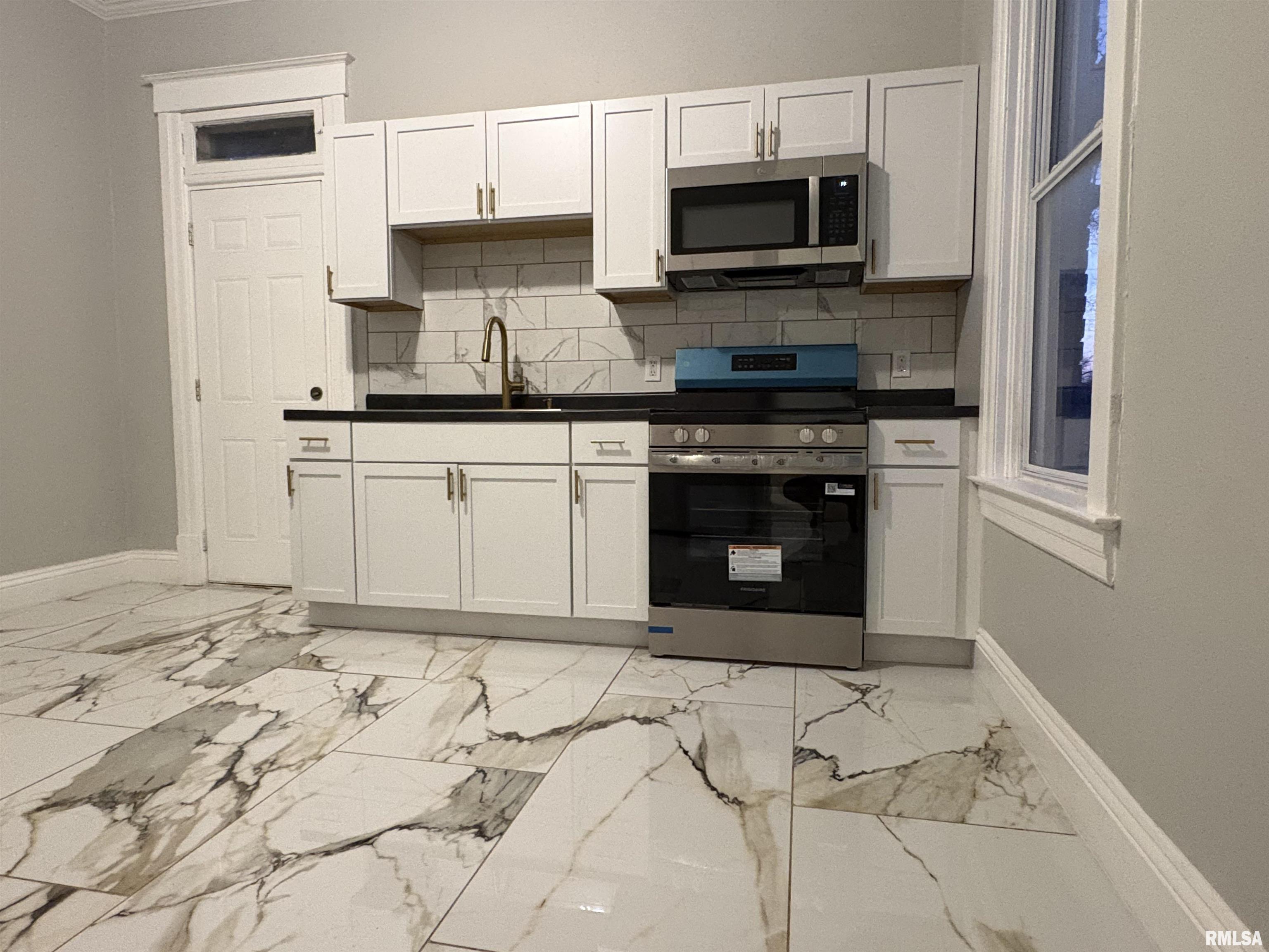 1111 North Walnut Street Springfield, IL 62702 - Photo 9 of 34