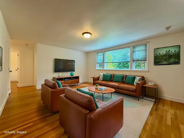 $2,200 | 15 Park Avenue, Unit 4, Foxboro, MA 02035