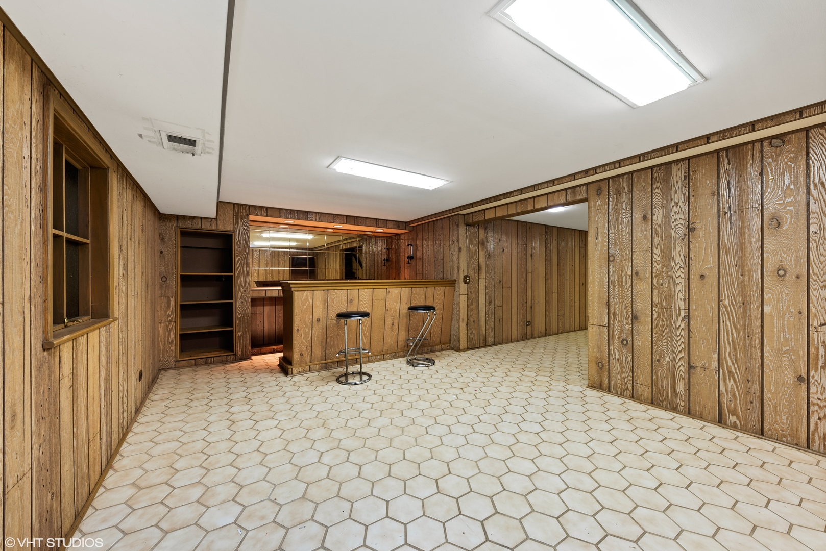 3100 Techny Road Northbrook, IL 60062 - Photo 23 of 28 a room with closet and cabinet