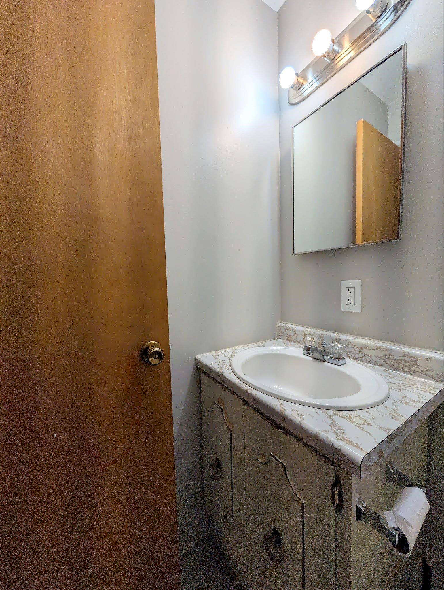 10008 Coldwater Road Flushing, MI 48433 - Photo 21 of 32