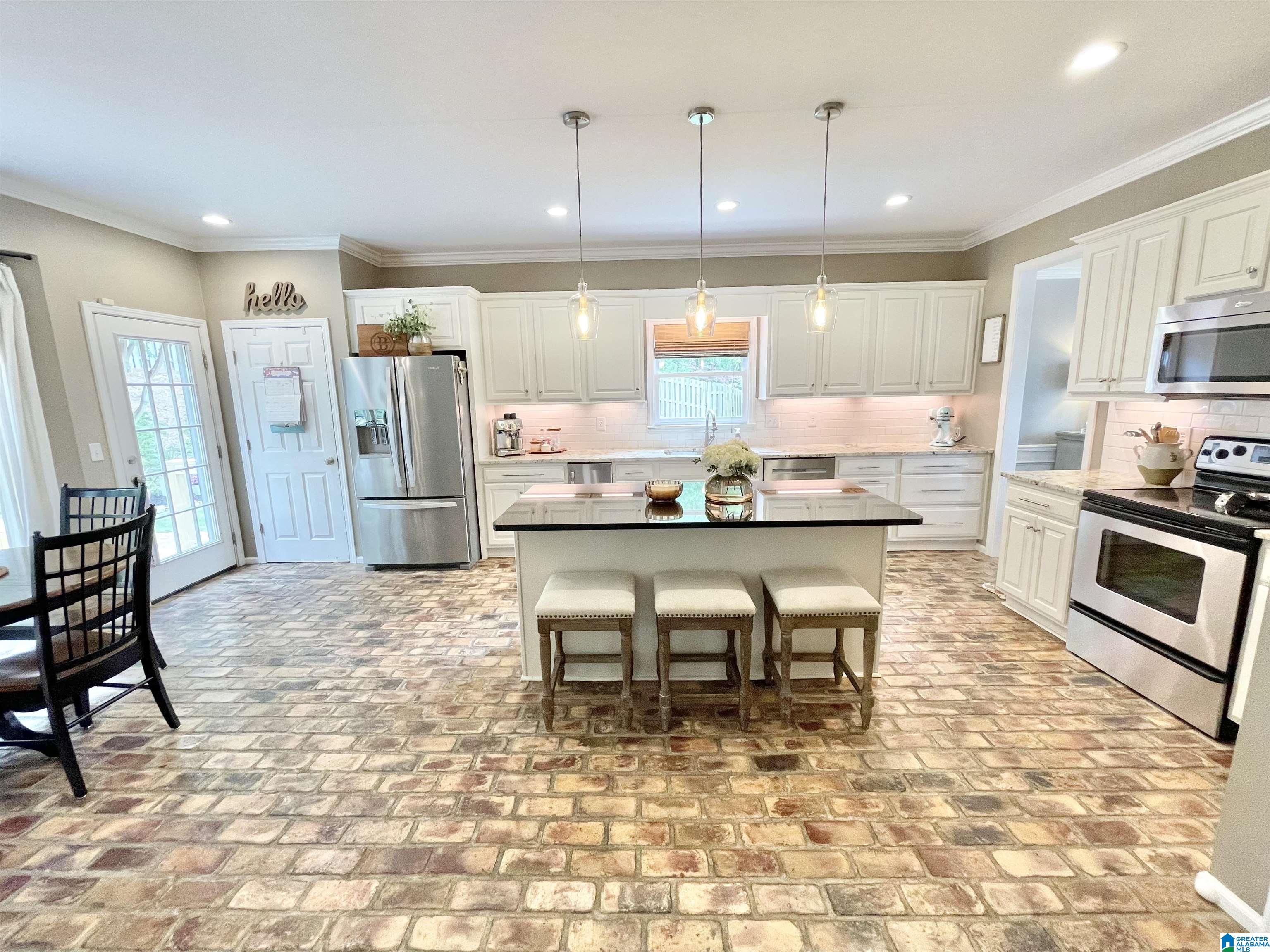 129 Broadmoor Lane Alabaster, AL 35007 - Photo 4 of 46