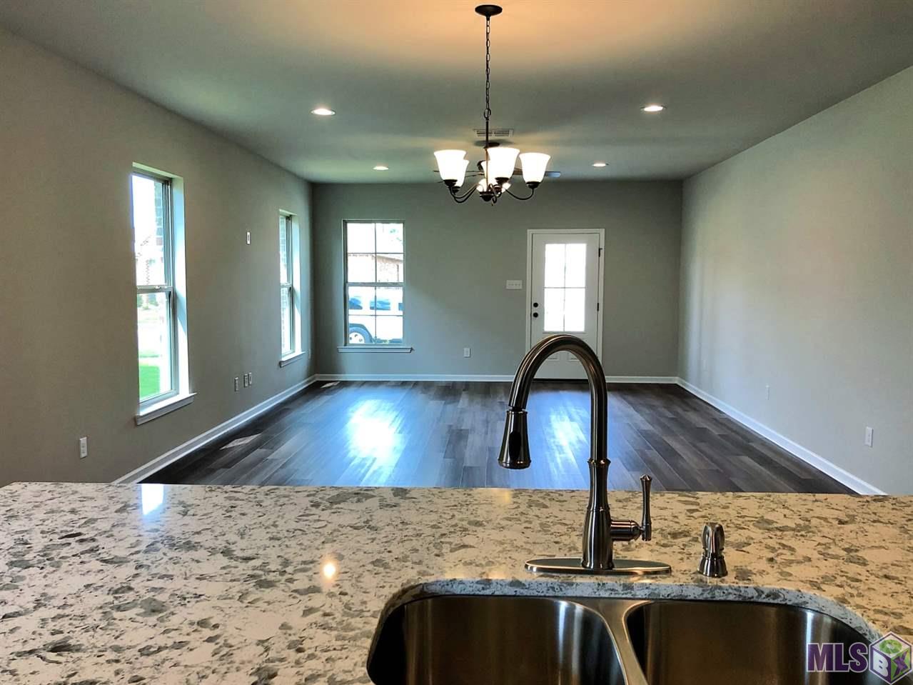 1327 Rustic Pine Drive Baton Rouge, LA 70820 - Photo 3 of 13 Gallery Image 3