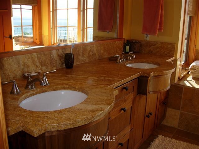 260 West Side Road San Juan Island, WA 98250 - Photo 13 of 25