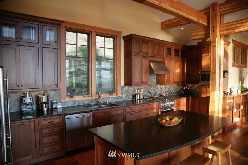 260 West Side Road San Juan Island, WA 98250 - Photo 5 of 25