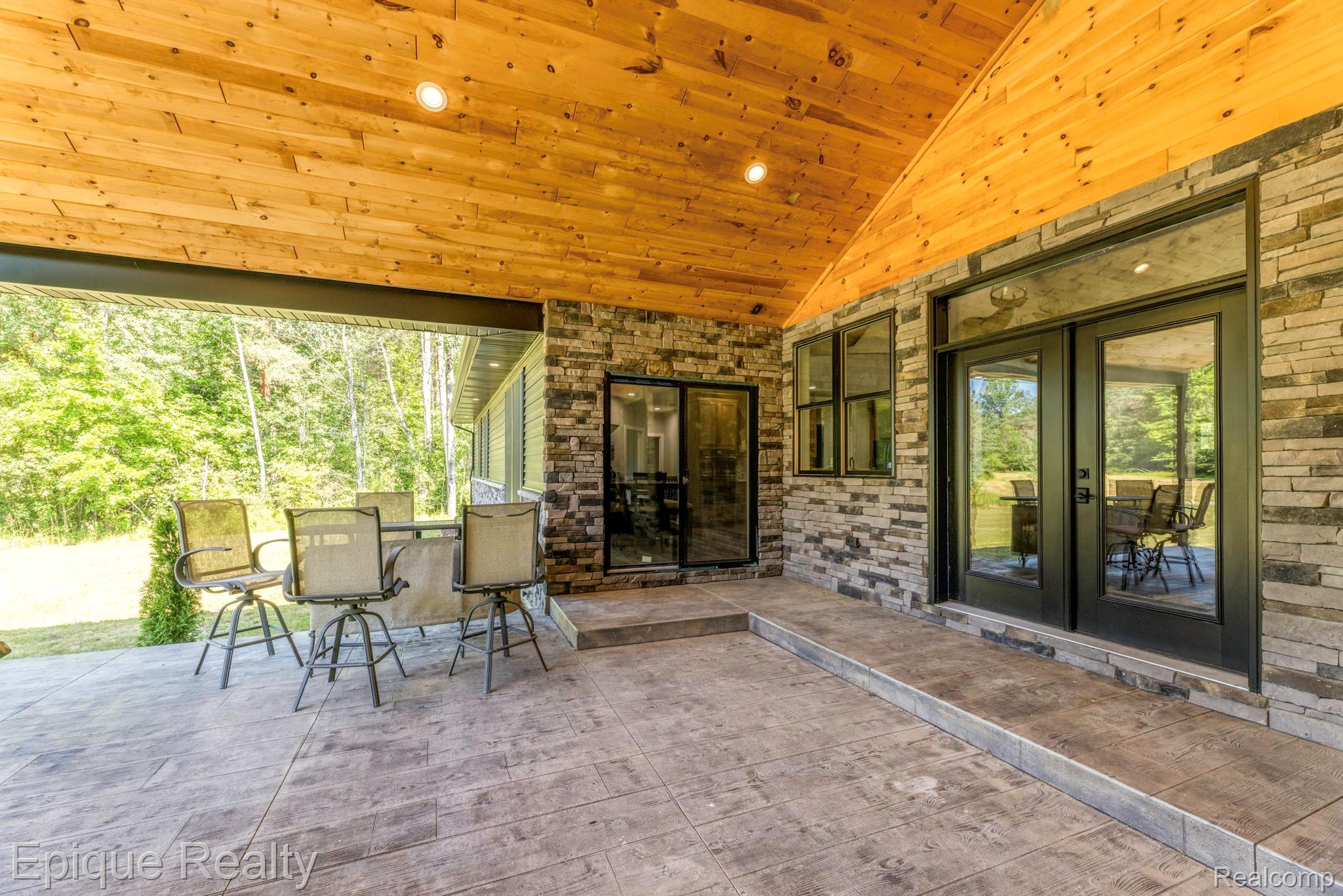 4697 Emmett Road Emmett, MI 48022 - Photo 49 of 62 4697 Emmett Rd (60 of 62).jpg