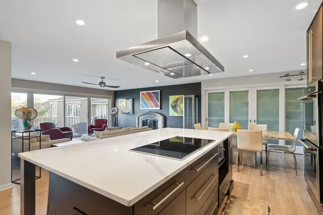 $699,000 | 1 Oak Brook Club Drive, Unit A301, Oak Brook, IL 60523