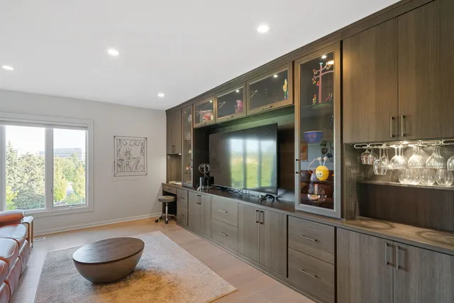 $699,000 | 1 Oak Brook Club Drive, Unit A301, Oak Brook, IL 60523