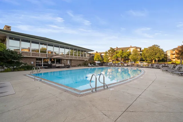 $699,000 | 1 Oak Brook Club Drive, Unit A301, Oak Brook, IL 60523