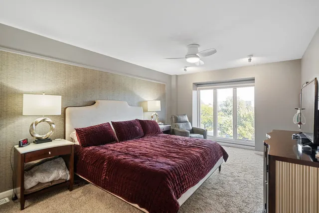 $699,000 | 1 Oak Brook Club Drive, Unit A301, Oak Brook, IL 60523