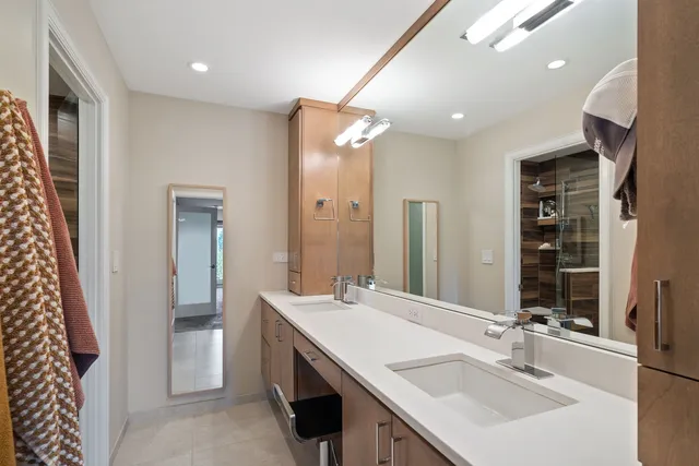 $699,000 | 1 Oak Brook Club Drive, Unit A301, Oak Brook, IL 60523