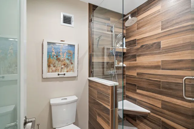 $699,000 | 1 Oak Brook Club Drive, Unit A301, Oak Brook, IL 60523