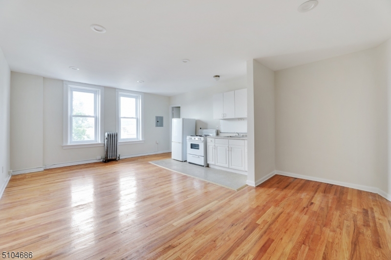 497 Springfield Avenue, Unit 4 Summit, NJ 07901 - Photo 3 of 9