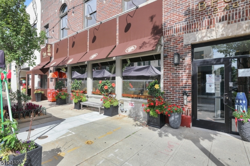 497 Springfield Avenue, Unit 4 Summit, NJ 07901 - Photo 8 of 9