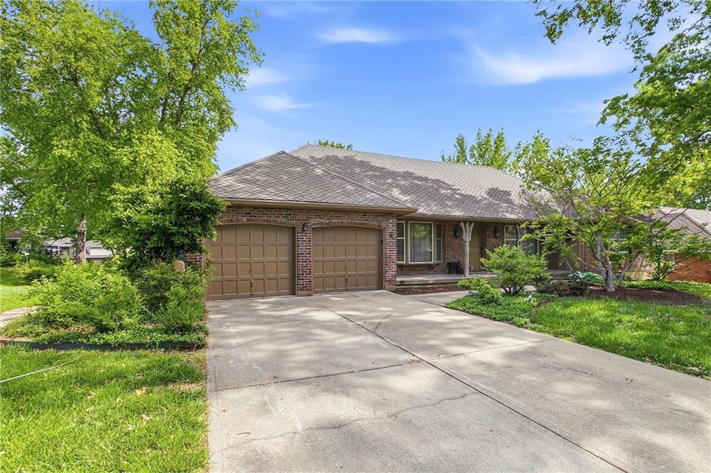 14818 East Covington Road Independence, MO 64055 - Photo 2 of 40