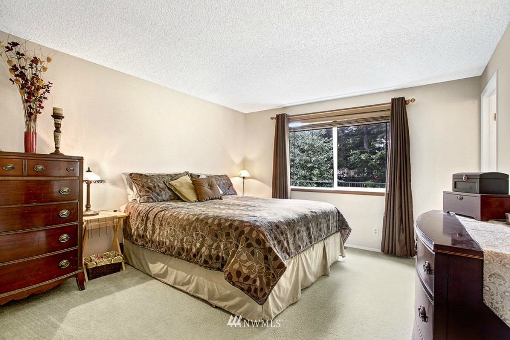 12935 Southeast 159th Street Renton, WA 98058 - Photo 11 of 25 Gallery Image 11