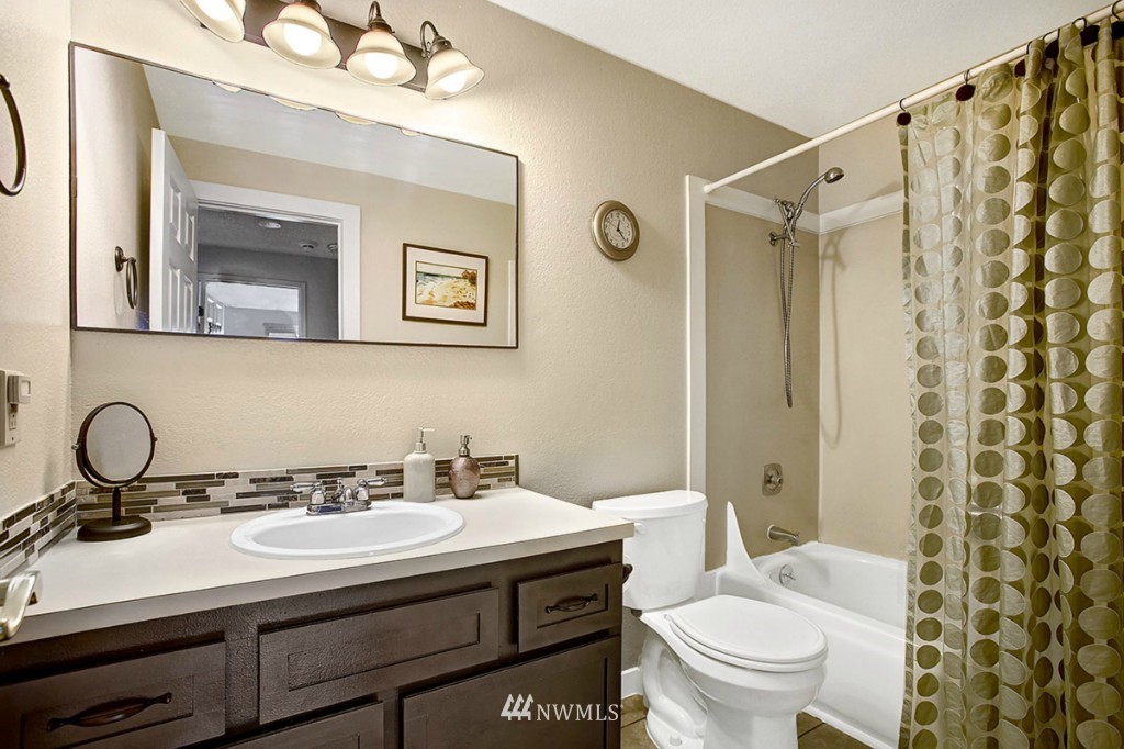 12935 Southeast 159th Street Renton, WA 98058 - Photo 14 of 25 Gallery Image 14