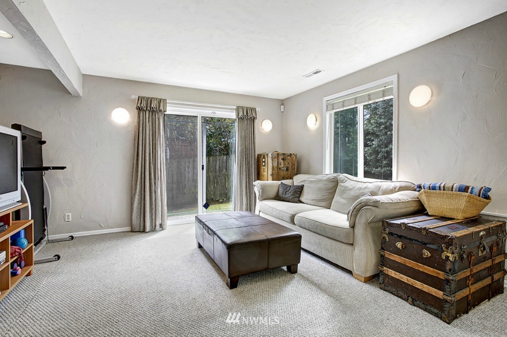 12935 Southeast 159th Street Renton, WA 98058 - Photo 16 of 25 Gallery Image 16