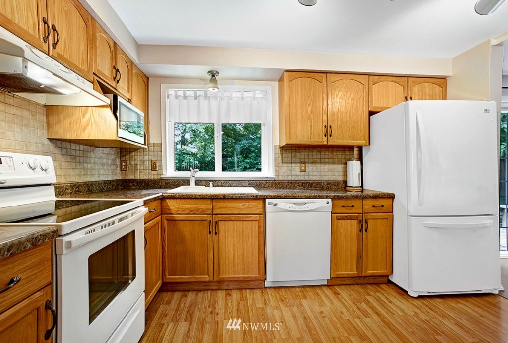 12935 Southeast 159th Street Renton, WA 98058 - Photo 7 of 25 Gallery Image 7