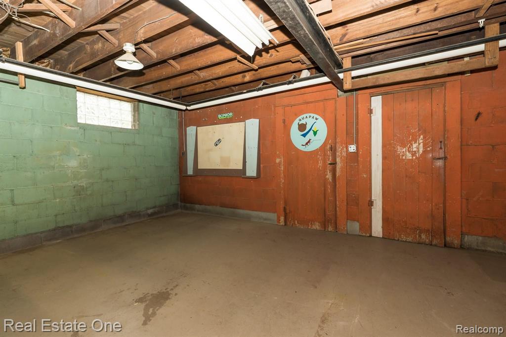 129 Glendale Avenue Rochester, MI 48307 - Photo 21 of 30 Gallery Image 21