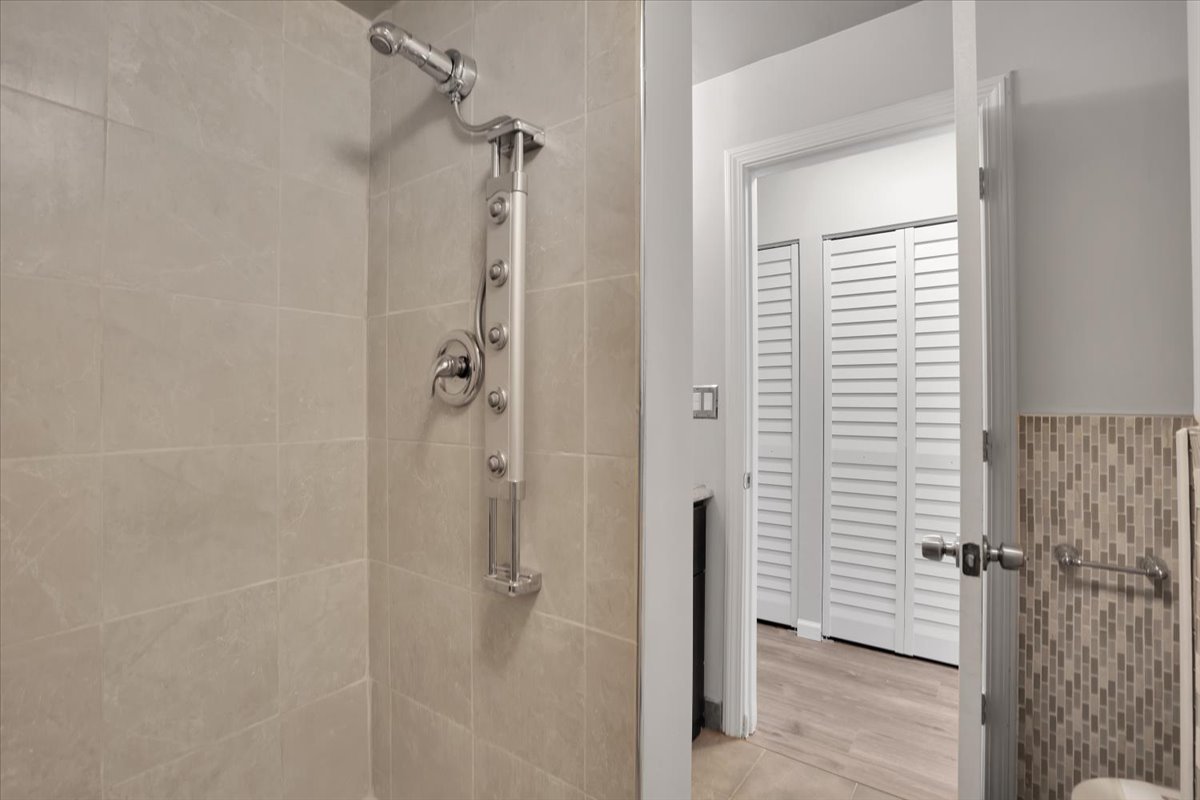 616 Rockhurst Road Bolingbrook, IL 60440 - Photo 31 of 37 a bathroom with a shower