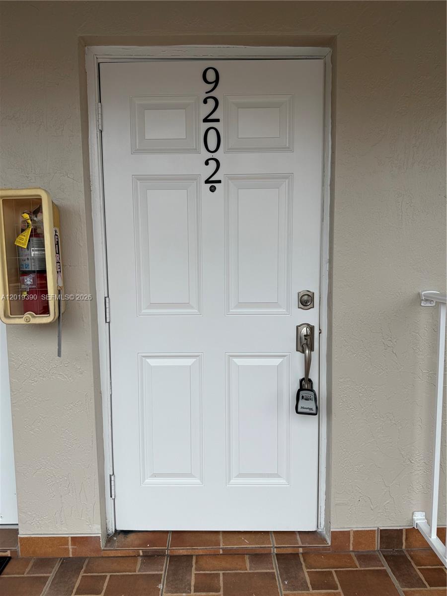 10101 West Okeechobee Road, Unit 9202 Hialeah Gardens, FL 33016 - Photo 4 of 32