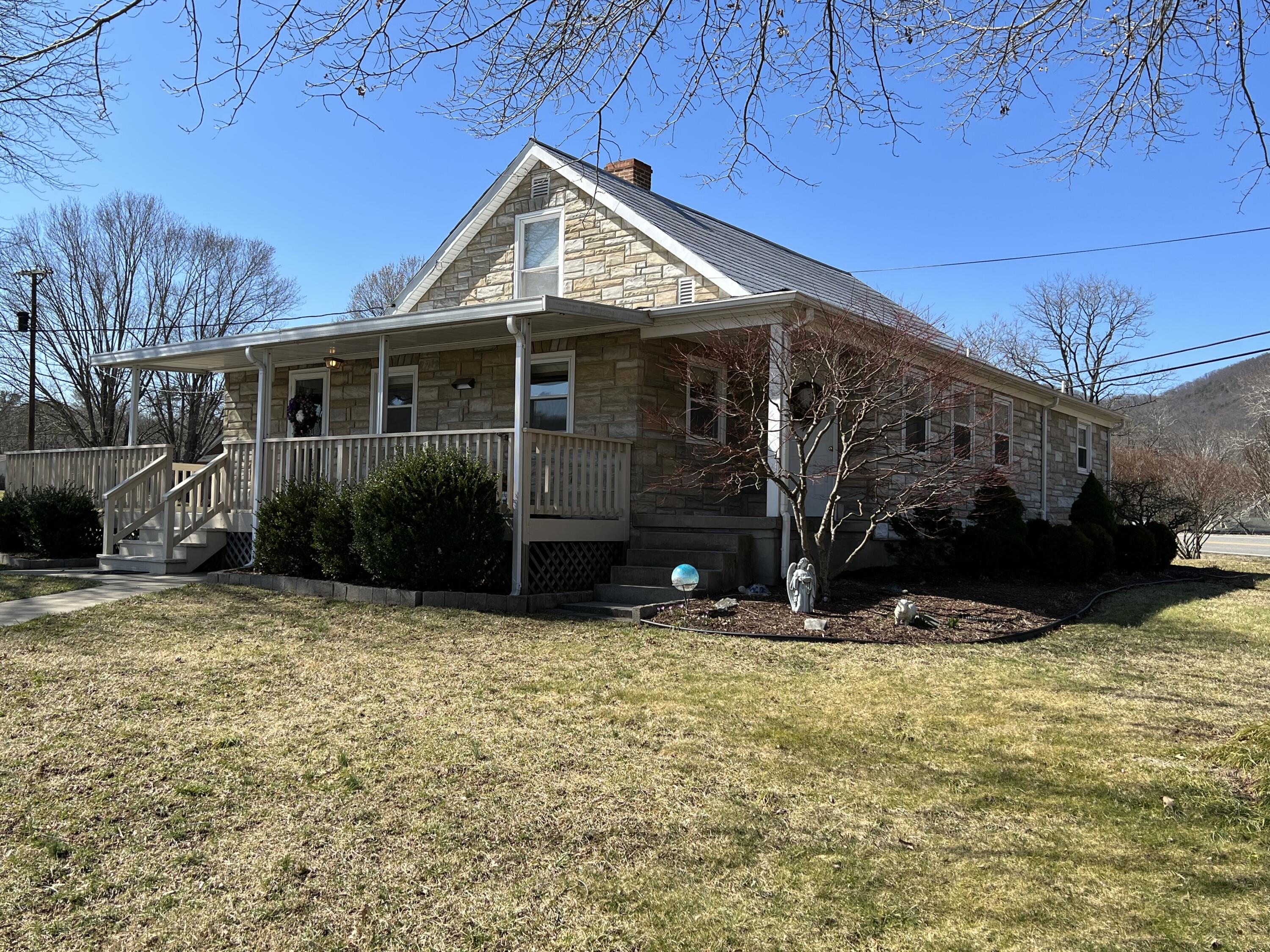 3884 Bradshaw Road Salem, VA 24153 - Photo 27 of 33 IMG_2501